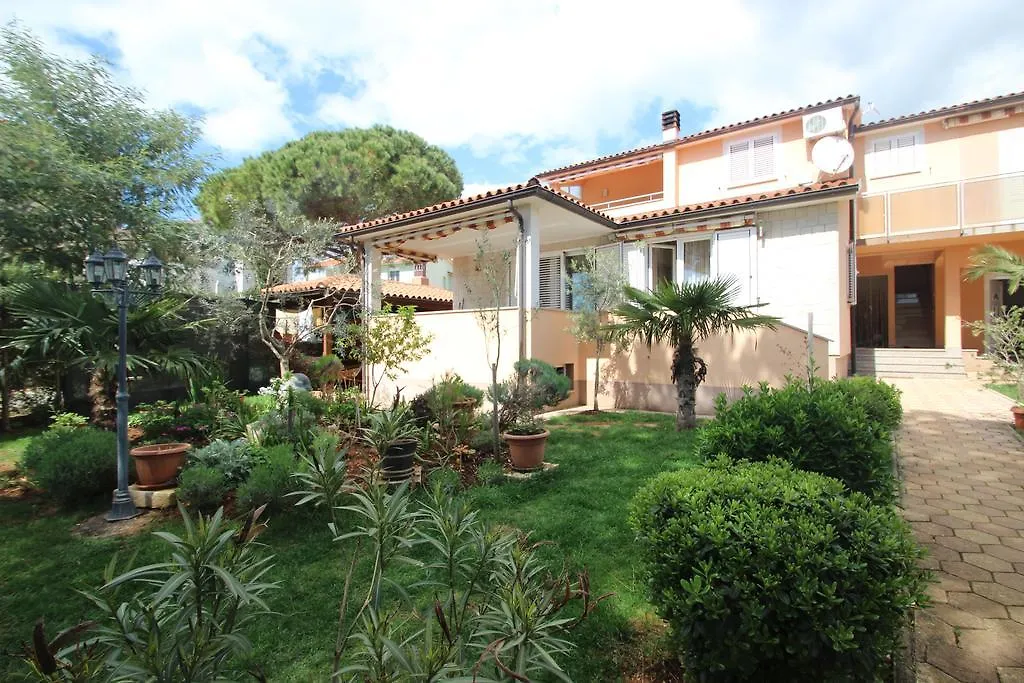 Apartments Jeromela Fazana