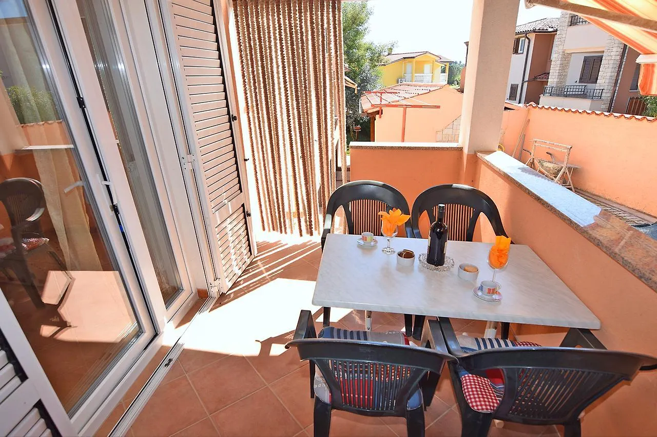 Apartments Jeromela Fazana